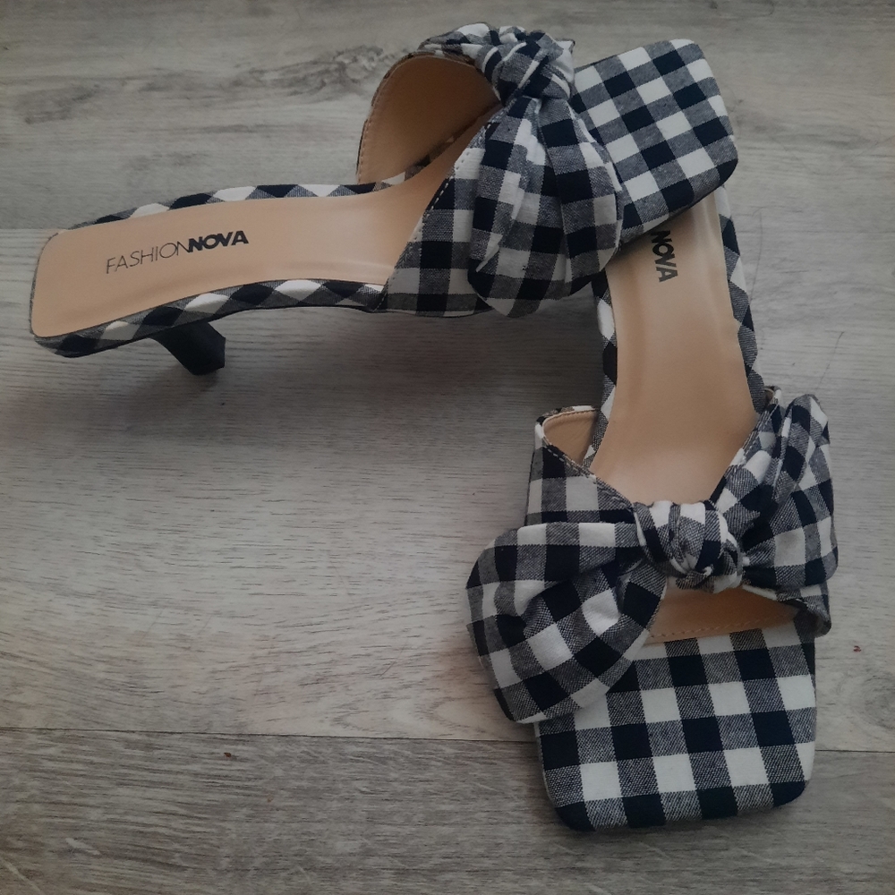 Fashion Nova Black and White Checkered Bow Heels